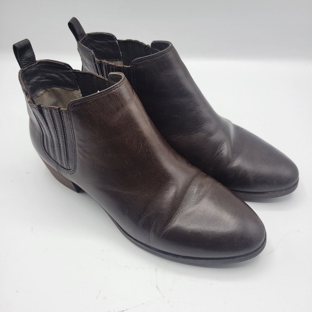 Michael Kors leather upper size 5M